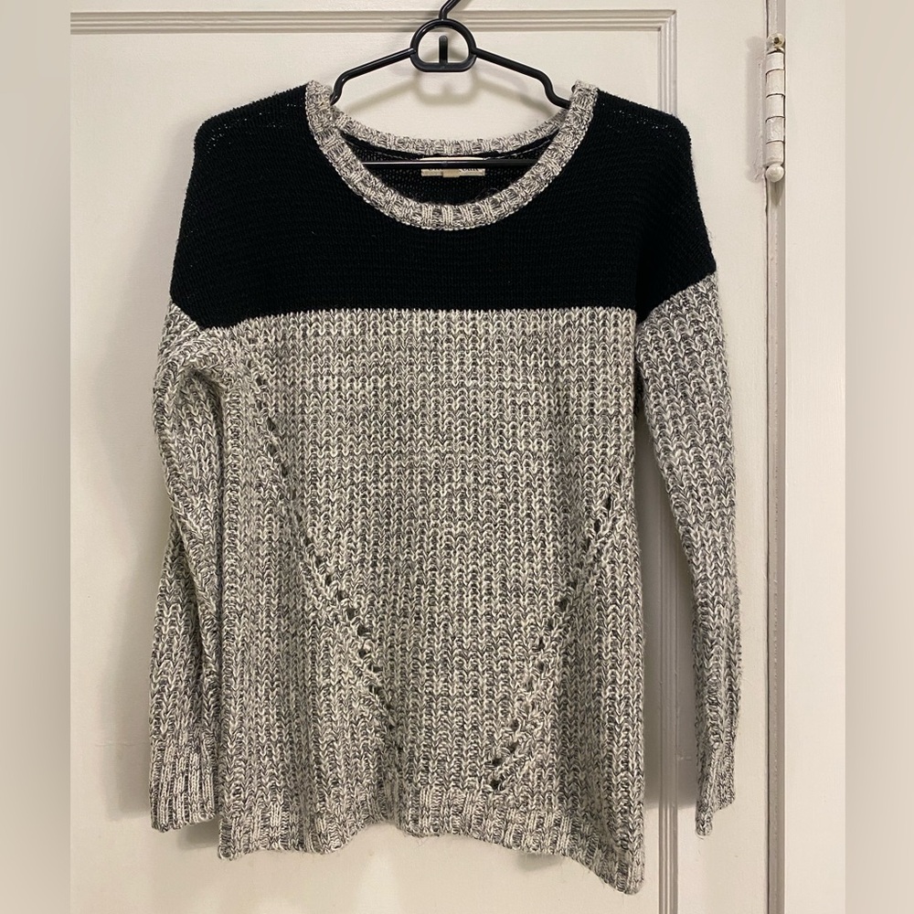 Olive & Oak Color Block Crew Neck Sweater